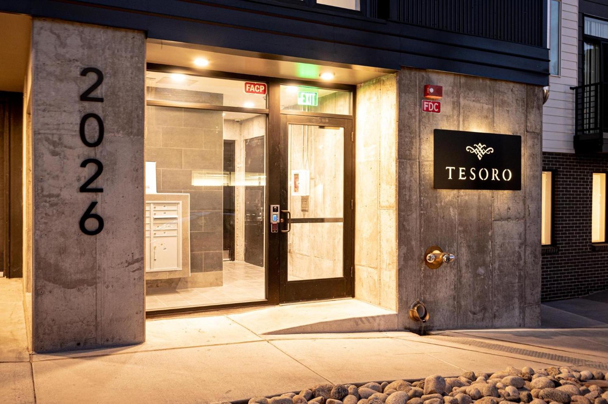 Luxurious Escape - Walk To Empower Field - Tesoro Villa Denver Bagian luar foto