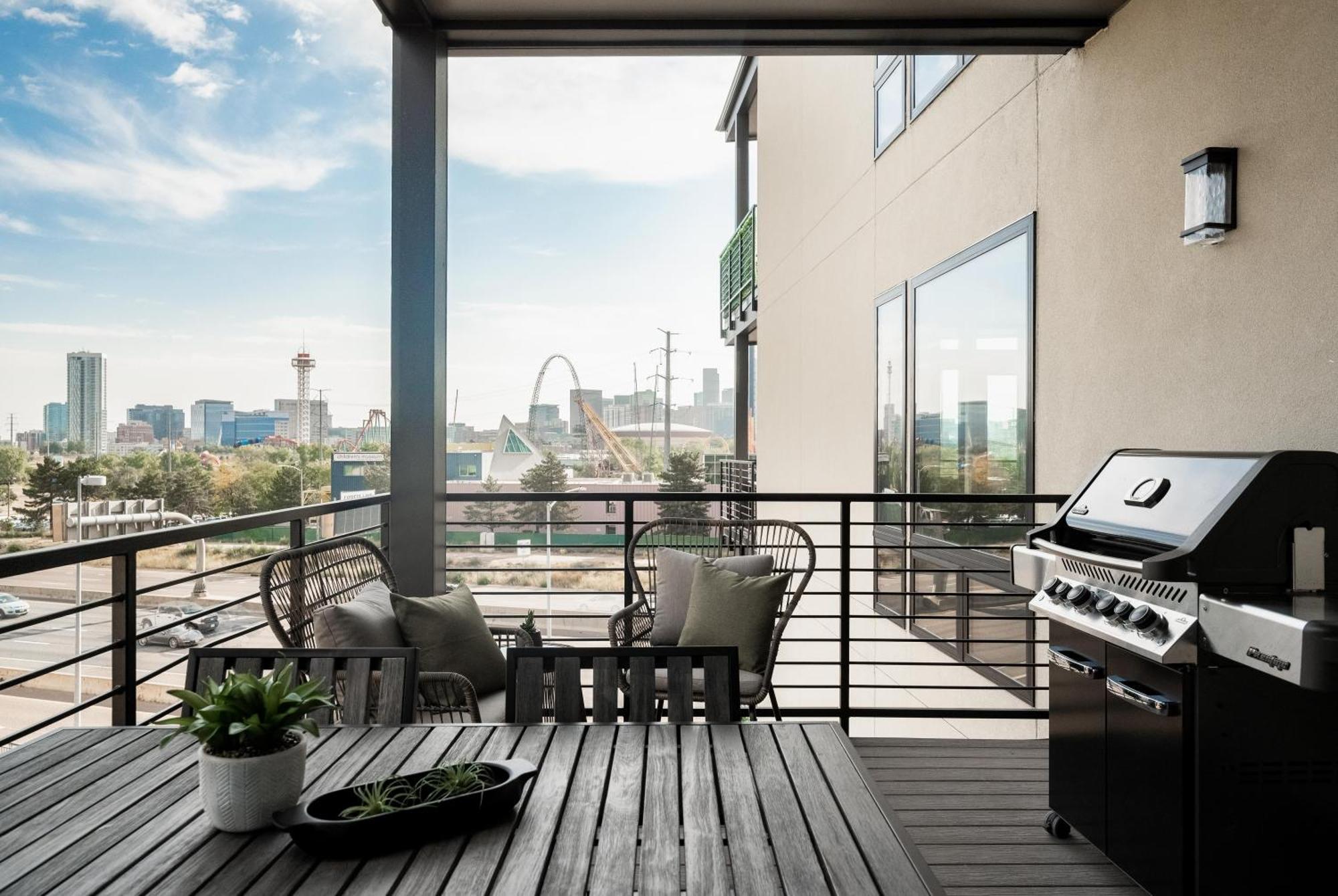Luxurious Escape - Walk To Empower Field - Tesoro Villa Denver Bagian luar foto