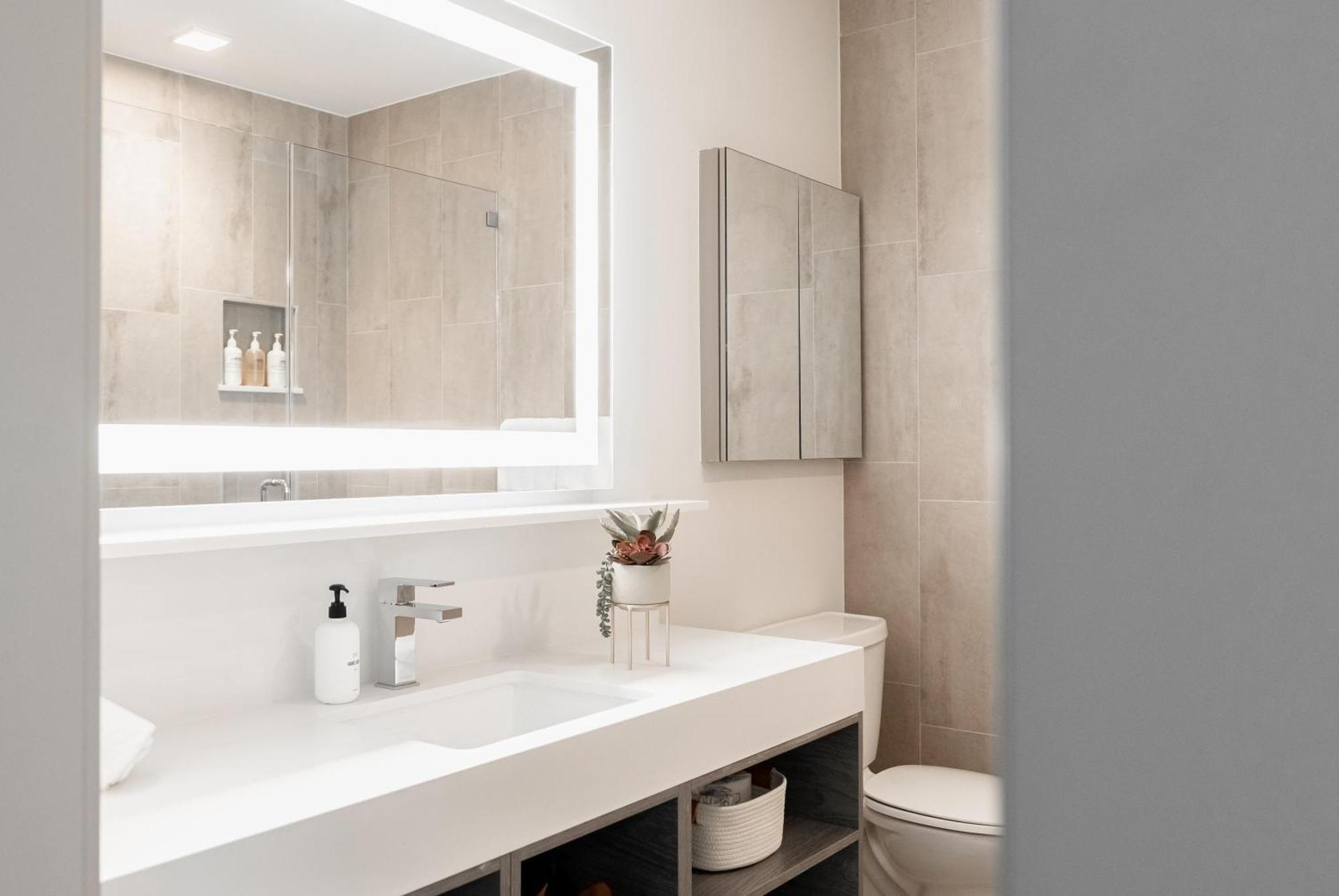 Luxurious Escape - Walk To Empower Field - Tesoro Villa Denver Bagian luar foto