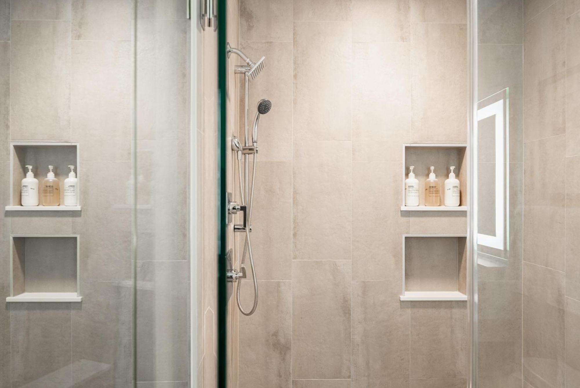 Luxurious Escape - Walk To Empower Field - Tesoro Villa Denver Bagian luar foto